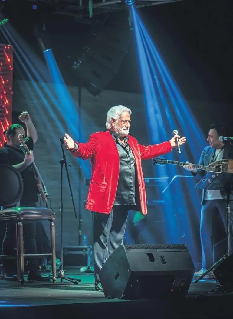 Fedon, enerjisiyle Kıbrıs’ta gençlere taş çıkardı