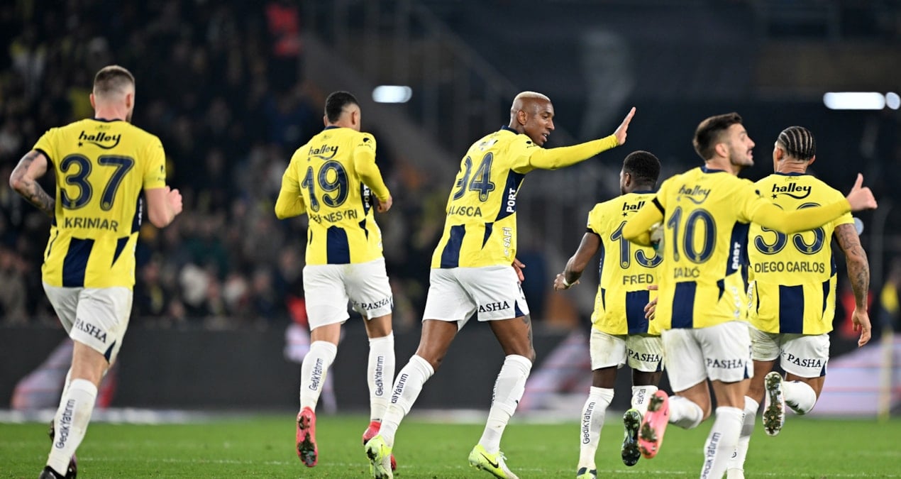 Fenerbahçe 9 kişi kalan Rizespor karşısında son dakikada kazandı